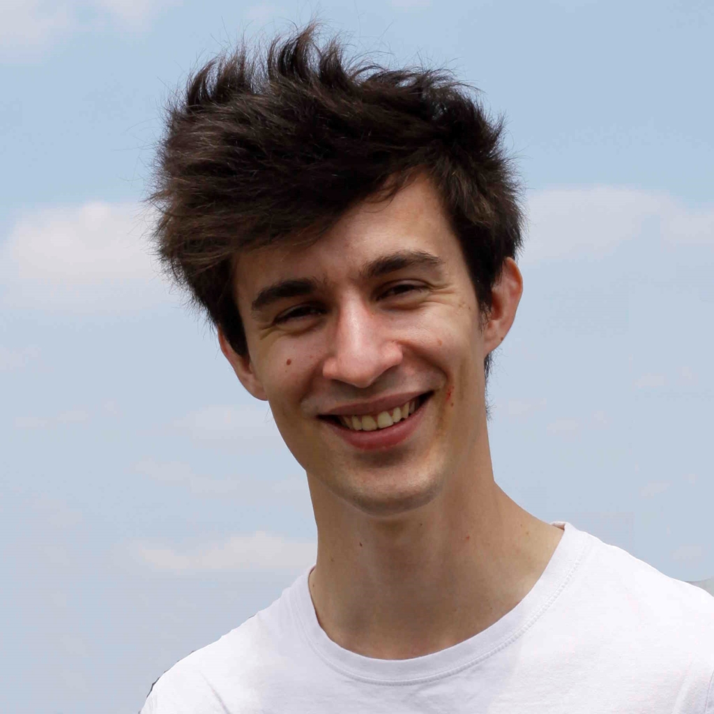 On the sample complexity of reinforcement learning with policy space generalization image